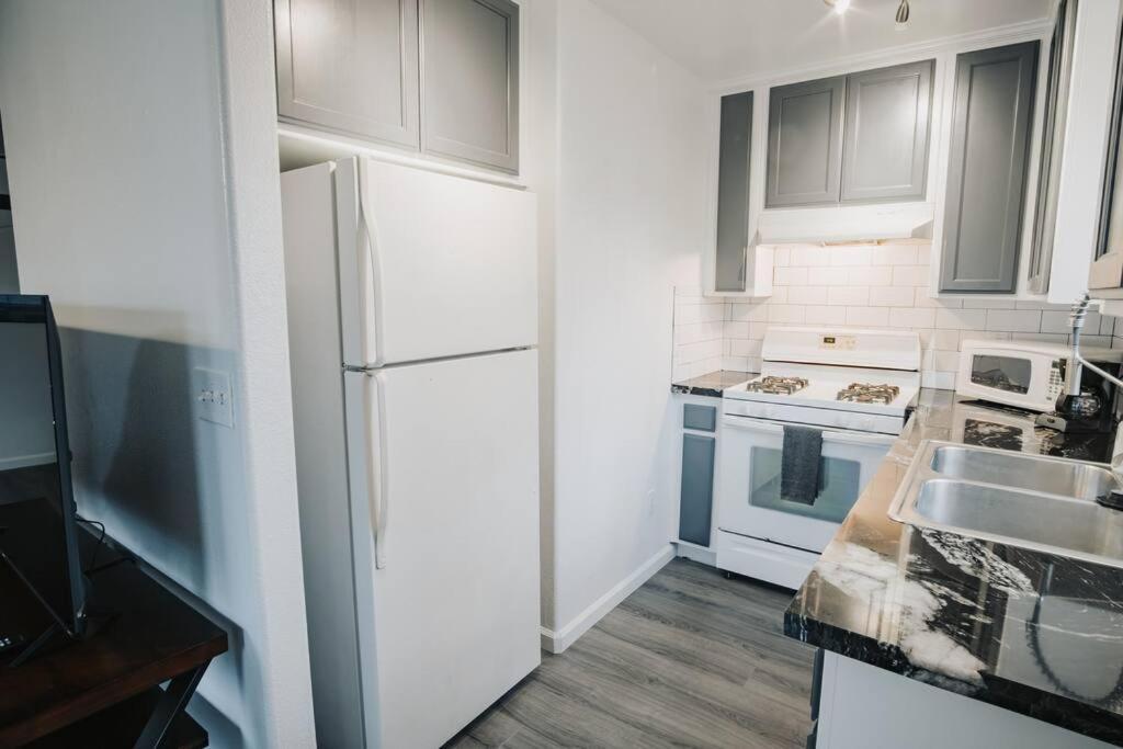 Gorgeous Upstairs Studio With Patio And Laundry Chico Eksteriør billede