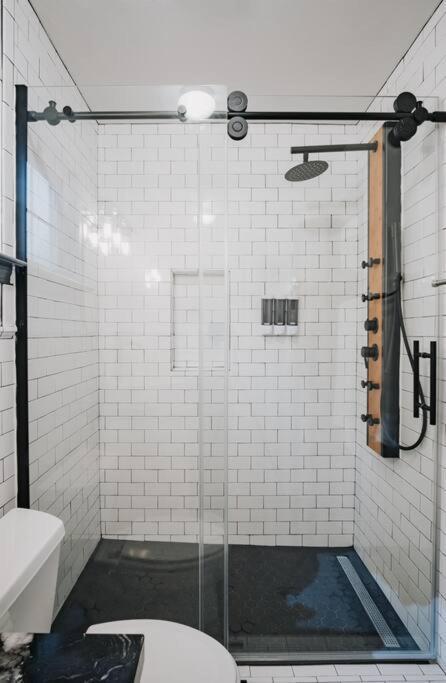 Gorgeous Upstairs Studio With Patio And Laundry Chico Eksteriør billede